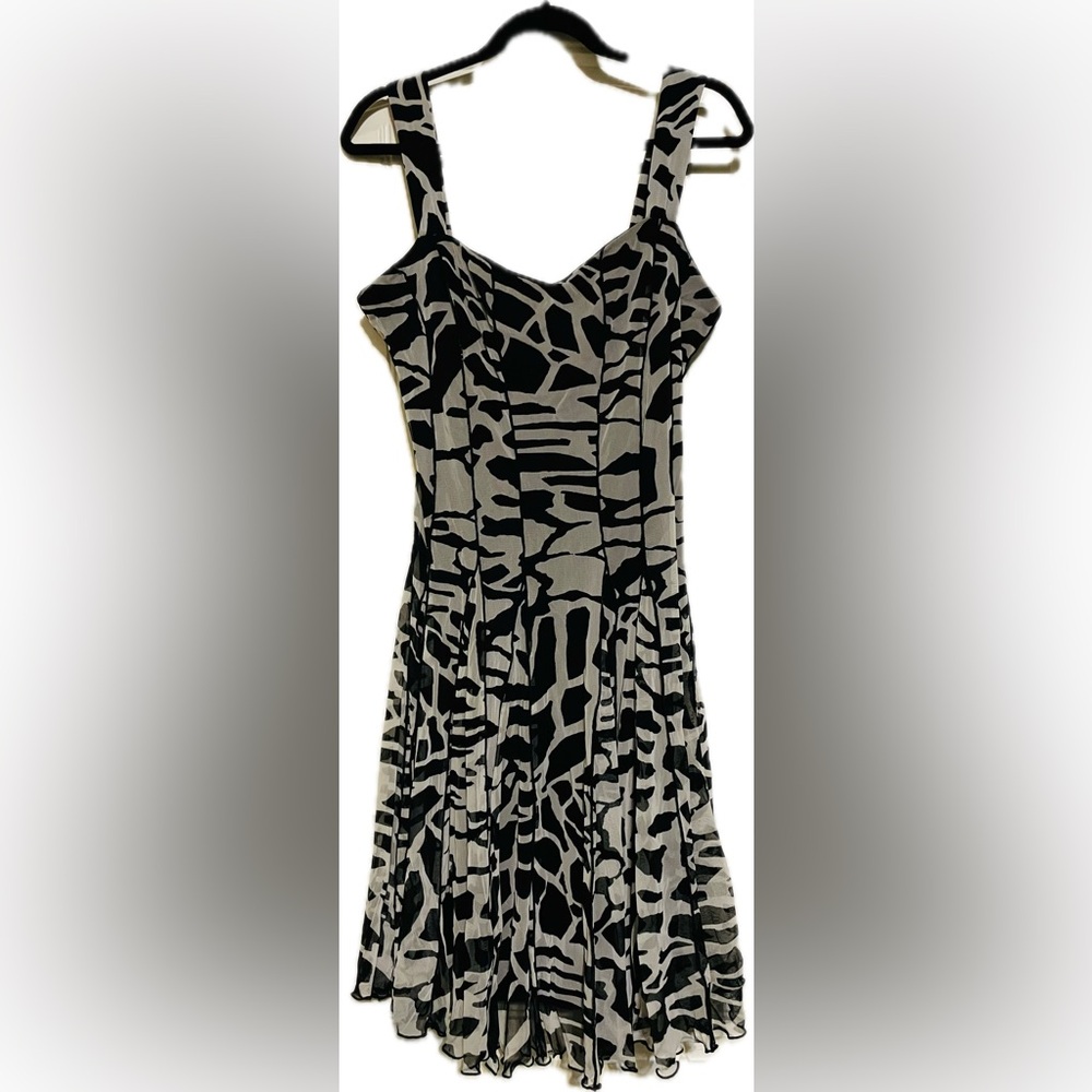 Frank Lyman Design Black and White Abstract Mini Dress